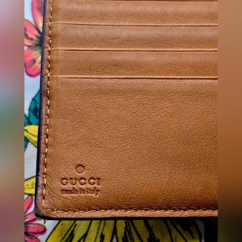 Gucci Brown Leather Bifold Wallet with Interlocking GG Logo - Picture 7 of 17